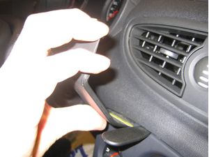 Brodit ProClip montážní konzole pro Renault Clio III 06-12/Clio Tourer 08-12, na střed vlevo