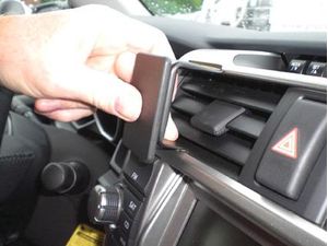 Brodit ProClip montážní konzole pro Toyota 4Runner 10-23,USA, na střed