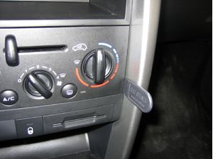 Brodit Suport de montare ProClip pentru Peugeot 207 06-14, centru dreapta