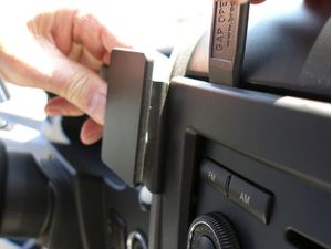 Brodit ProClip pro Mercedes Benz Sprinter 07-18/Volkswagen Crafter 07-16, na střed nad mřížku
