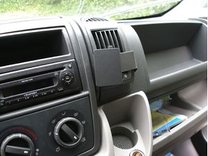 Brodit ProClip pro Citroen Jumper/Fiat Ducato/Peugeot Boxer 07-14, na střed vpravo