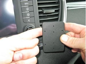 Brodit ProClip montážní konzole pro Kia Sorento 15-19, na střed vpravo