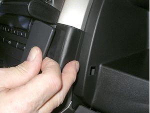 Brodit ProClip montážní konzole pro Toyota Auris 07-12 (jen bez navigace), na střed vpravo