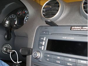 Brodit ProClip montážní konzole pro Audi A3 07-12, S3 07-13, na střed vlevo