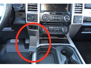 Brodit ProClip montážní konzole pro Ford F-150 15-20 USA, na střed vlevo dolů