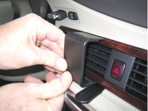 Brodit ProClip pro Volvo S80 07-11/V70 08-11/XC70 08-11 (jen dřevěný dekor), na střed