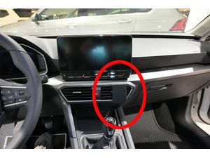 Brodit ProClip montážní konzole pro Seat Leon 21-24/Cupra Leon/Sportstourer 20-24, na střed