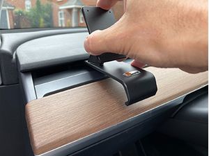 Brodit Монтажна скоба ProClip за Tesla 3 18-24 /Model Y 20-24, лява