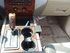 Brodit ProClip montážní konzole pro Ford Expedition 07-17 USA, na střed vpravo dolů