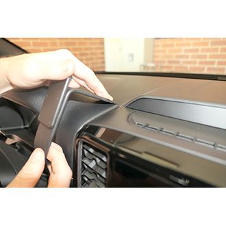 Brodit ProClip Ford Ranger/Ranger Raptor/Ranger Wildtrak 23-24, na střed vlevo