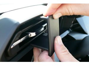 Brodit ProClip montážní konzole pro Audi A3/S3 21-24, vlevo na mřížku