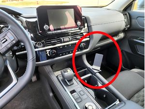 Brodit ProClip montážní konzole pro Nissan Pathfinder 22-24, na střed vpravo dolů