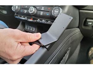 Brodit ProClip montážní konzole pro Dodge Durango 2WD/4WD 21-23 USA, na střed vpravo dolů