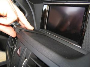Brodit ProClip pro Mercedes Benz E-Class (200-430) Convertible/Coupe 10-13, na střed