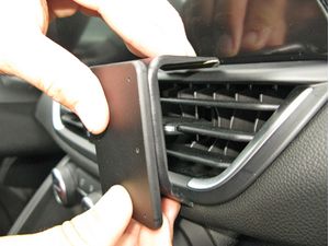 Brodit ProClip montážní konzole pro Alfa Romeo Giulia 17-24, na střed