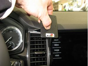 Brodit Монтажна скоба ProClip за Skoda Kodiaq 17-23, по средата