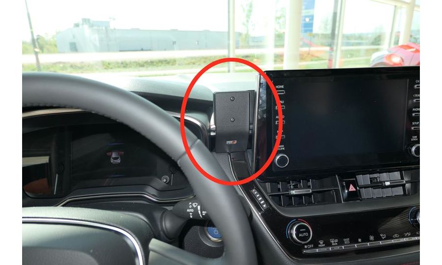 Brodit ProClip за Toyota Corolla 19-23/Suzuki Swace 21-24 (не за стерео JBL), в средата