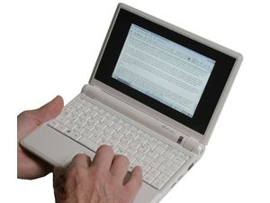 Asus Eee PC 4G 7" LinuxCZ weiß