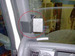 Brodit ProClip montážní konzole pro Volvo FH/NH 03-06/FM 03-06, vlevo na sloupek
