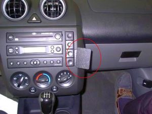 Brodit Suport de montare ProClip pentru Ford Fiesta 03-05, centru dreapta