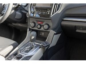 Brodit ProClip pentru Subaru Impreza 17-23/Forester 18-24/Subaru Crosstrek 19-23, centru dreapta jos