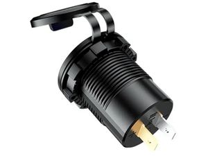 Încărcător/priză încorporată rezistentă la apă cu monitor de tensiune, 2x USB, QuickCharge 3.0