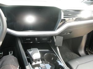 Brodit Монтажна скоба ProClip за Volkswagen Touareg 19-24, централно дясно