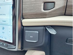 Brodit ProClip montážní konzole pro Ford F-150 Lightning 22-24, na střed vpravo
