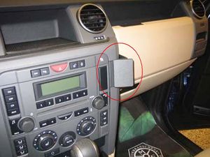 Brodit ProClip für Land Rover Discovery 3/LR3 05-09, NE for pal. Holzplatte, Mitte rechts