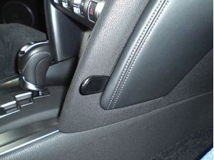 Brodit ProClip монтажна скоба за Nissan GTR 09-16, в центъра