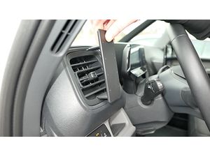 Brodit ProClip montážní konzole pro Volkswagen ID. Buzz Cargo 23-24, vlevo na mřížku ventilace