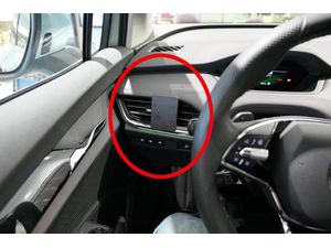 Brodit ProClip montážní konzole pro Škoda Enyaq IV 21-24, vlevo na mřížku ventilace
