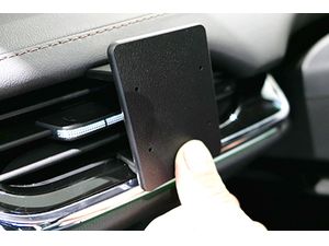 Brodit ProClip montážní konzole pro Škoda Enyaq IV 21-24, vlevo na mřížku ventilace
