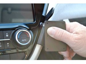 Brodit Montažni nosilec ProClip za Chevrolet Bolt 18-21/Opel Ampera-e 18-22, sredinski desni