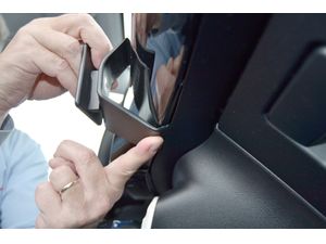Brodit ProClip montážní konzole pro Toyota Prius Prime 17-19 USA, na střed vpravo