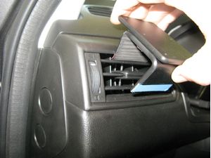 Brodit Suport de montare ProClip pentru Suzuki Swift 18-23, stânga pe grila de ventilație
