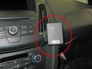 Brodit ProClip Halterung für Ford Focus 15-18, Mitte rechts