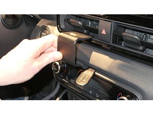 Brodit ProClip Halterung für Toyota Yaris 24-25, mittig