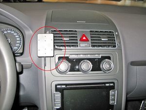 Brodit ProClip Halterung für Volkswagen Touran 03-15, Mitte links