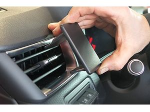 Brodit ProClip montážní konzole pro Renault Clio 20-24, vlevo na mřížku ventilace