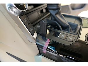 Brodit ProClip montážní konzole pro Toyota LandCruiser 300 21-23, na střed vlevo dolů