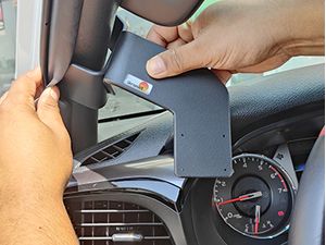 Brodit ProClip montážní konzole pro Toyota HiLux 16-24, vlevo na sloupek