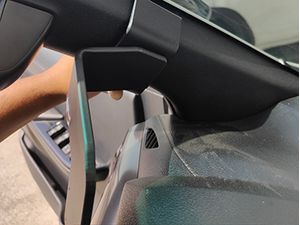 Brodit ProClip montážní konzole pro Toyota HiLux 16-24, vlevo na sloupek