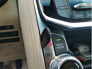 Brodit ProClip montážní konzole pro Toyota LandCruiser 300 21-23, na střed vlevo dolů