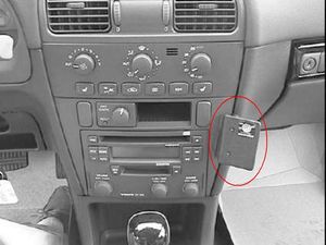 Brodit ProClip montážní konzole pro Volvo S40/V40 01-03, na střed vpravo
