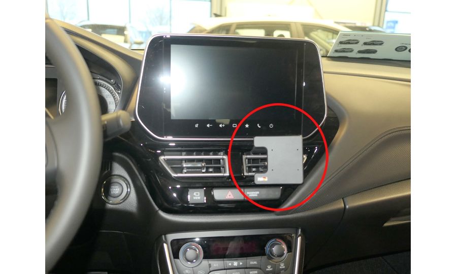 Brodit ProClip за Suzuki S-Cross 22-24, в средата вдясно