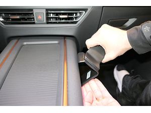 Brodit ProClip montážní konzole pro Seat Born/Cupra Born 22-24, na střed