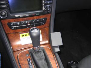 Brodit ProClip montážní konzole pro Mercedes Benz CLS-Class 05-10, na středový tunel