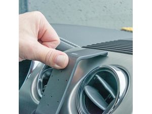 Brodit ProClip pro Ford Mustang 15-23 (ne pro karbonový panel/Bang Olufsen stereo), na střed