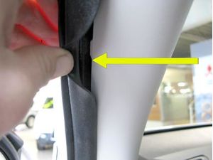 Brodit ProClip montážní konzole pro Mitsubishi Outlander 13-21, vlevo na sloupek